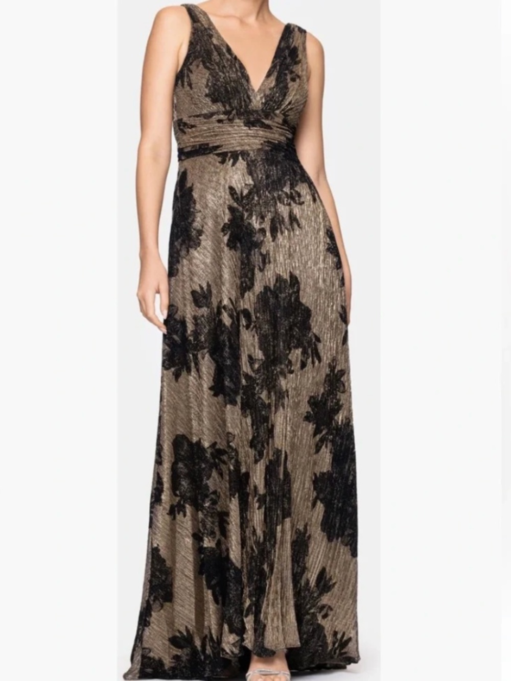 Betsy & Adam Floral Metallic Crinkle Gown Gold/Black - Size 6